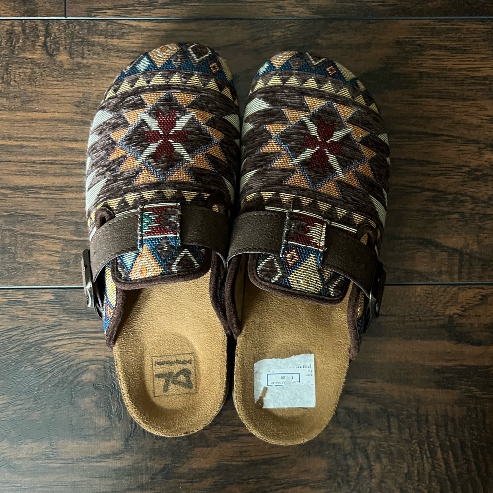 Dl Aztec Pattern Clogs - image 1